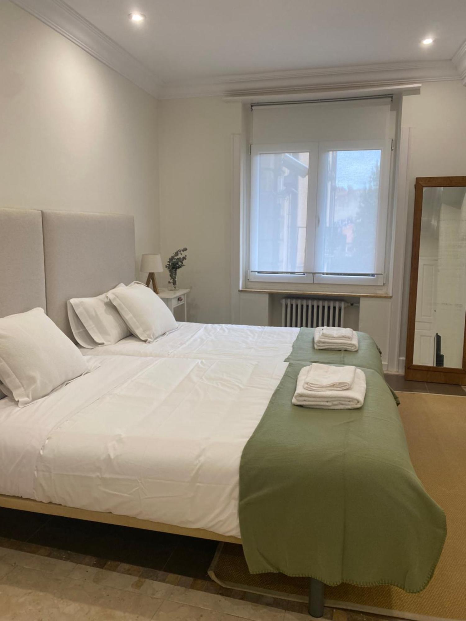 Nuevo! Piso Al Lado De Catedral - Oviedo Apartman Kültér fotó